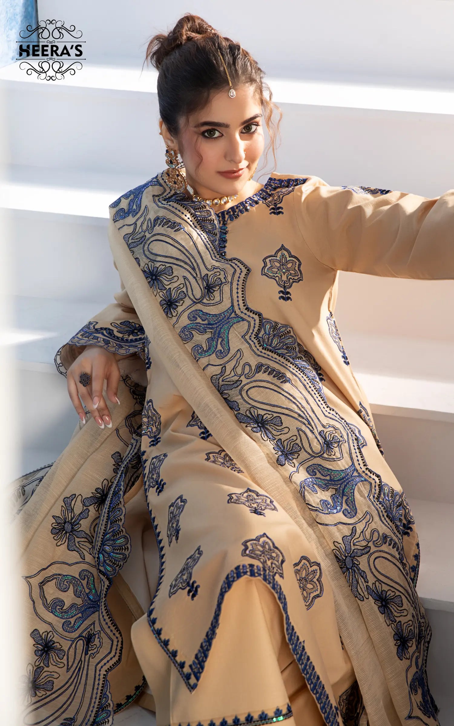 FLOWING BEIGE EID