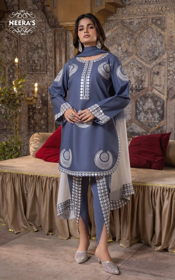 Pakistani dresses collection featuring ready to wear lawn, pret lawn, and luxury pret styles, including embroidered lawn suits, farshi shalwar, and 3 piece suits for ladies. Explore semi formal and formal pret Pakistan outfits, ideal as formal wear for women in Pakistan, summer casual wear for women, and party wear. From ladies’ summer wear to fancy casual wear and summer wear dresses, discover formal dresses for ladies in Pakistan, semi formal Pakistani dresses, and top formal brands in Pakistan